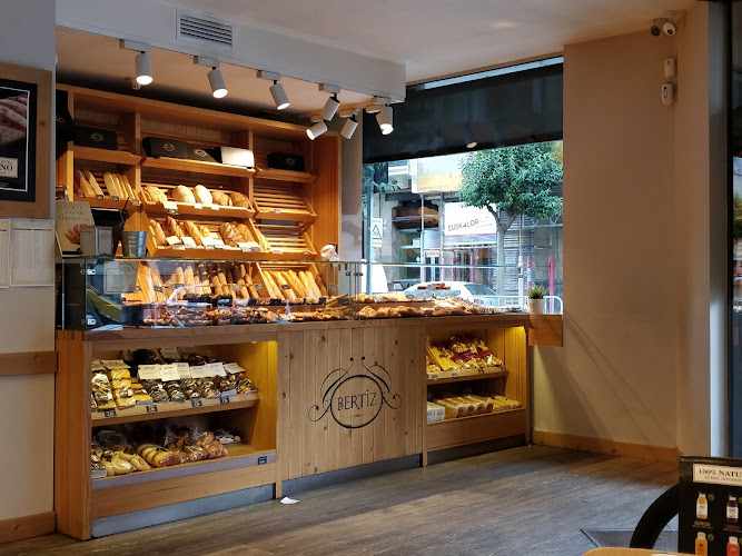 Fotografia tomada fuera de Panadería Bertiz - Okindegia en Bilbao, Vizcaya