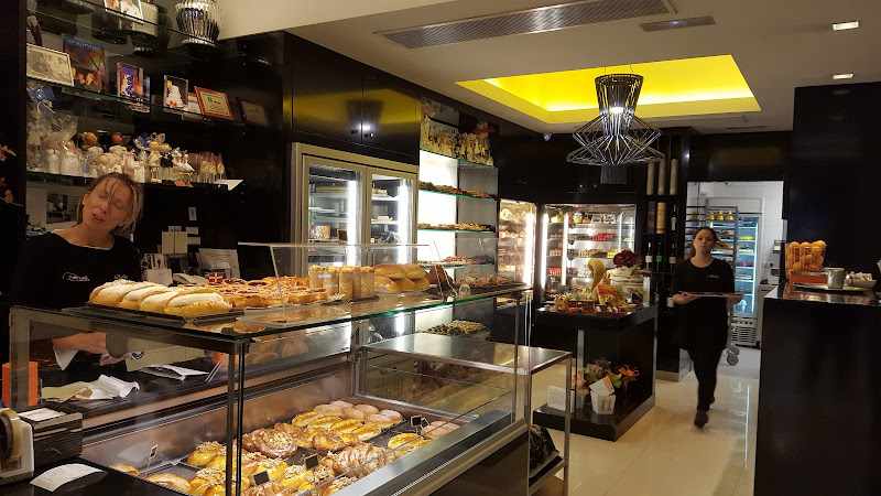 Fotografia tomada fuera de Pastelería Don Manuel - Okindegia en Bilbao, Vizcaya