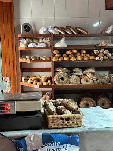 Fotografia tomada fuera de Panadería Benigno - Panadería en Viveiro, Lugo