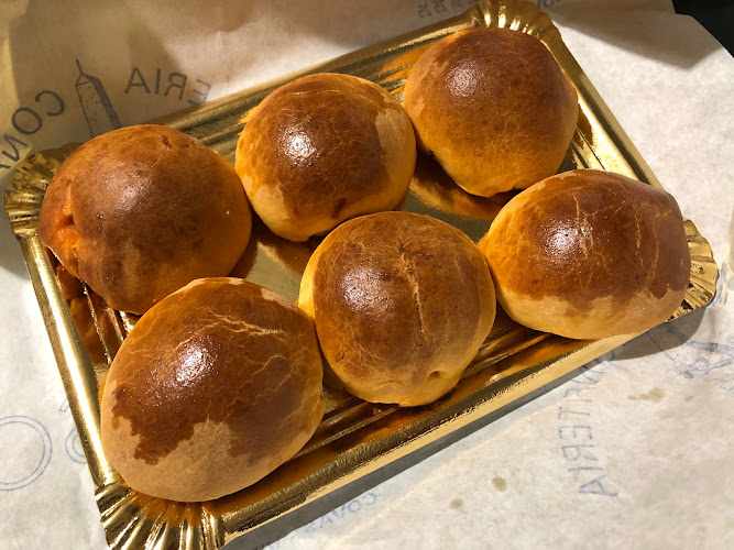 Fotografia tomada fuera de Confiteria pasteleria Alfonso - Pastelaría especializada en tortas en Viveiro, Lugo