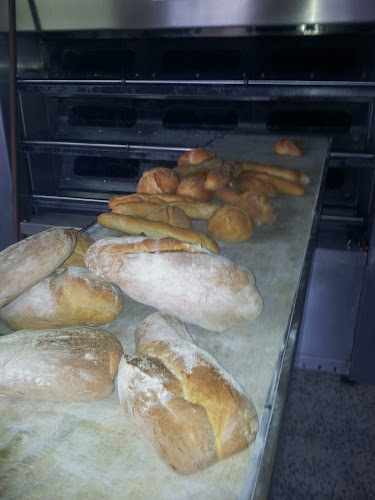 Fotografia tomada fuera de Panadería Lorenzo - Panadería en A Rúa, Orense