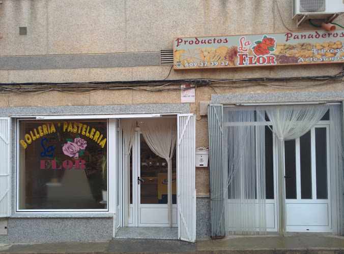 Fotografia tomada fuera de Productos Panaderos La FLOR. - Panadería en Villarta, Cuenca