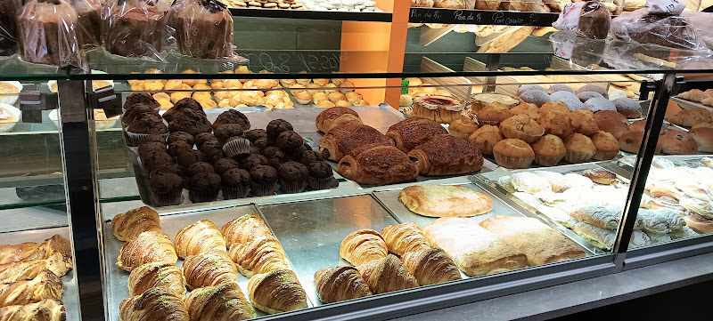 Fotografia tomada fuera de Panadería Delfina - Panadería en Villena, Alicante