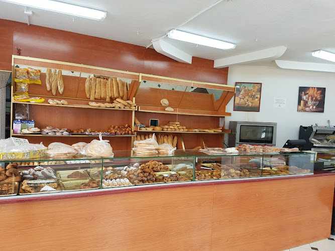 Fotografia tomada fuera de Panadería La Mancha Villena - Panadería en Villena, Alicante