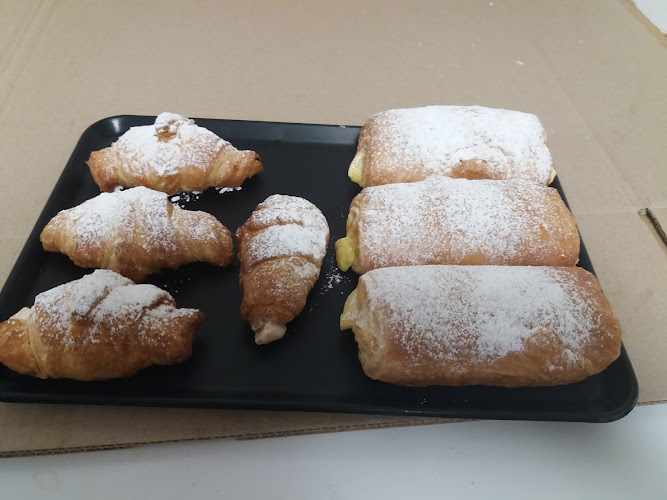 Fotografia tomada fuera de Pan y Dulces Juani - Panadería en Villena, Alicante