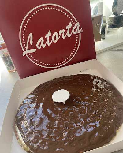 Fotografia tomada fuera de Latorta Logroño - Pastelería en Logroño, La Rioja