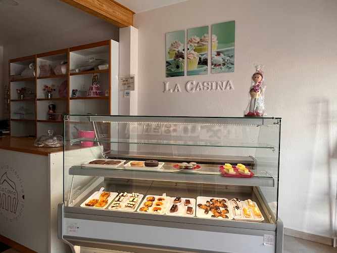 Fotografia tomada fuera de Pastelería La Casina - Pastelería en Fuente de Cantos, Badajoz