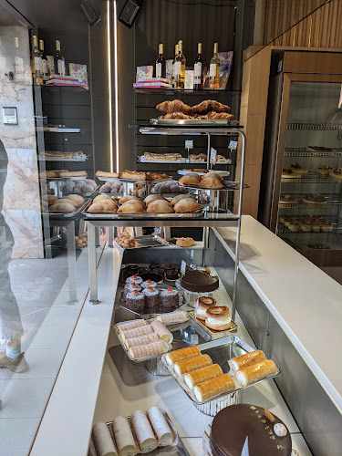 Fotografia tomada fuera de Pastisseria Fàbrega - Pastelería en Figueres, Girona