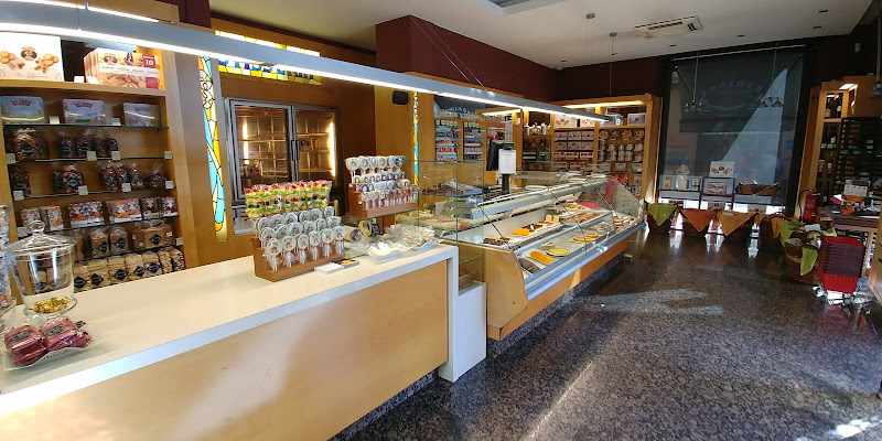 Fotografia tomada fuera de Pastisseria Trias - Pastisseria en Santa Coloma de Farners, Girona