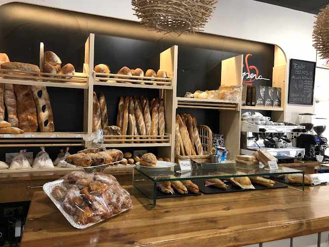 Fotografia tomada fuera de OPERA PASTISSERIA - Pastelería en Figueres, Girona