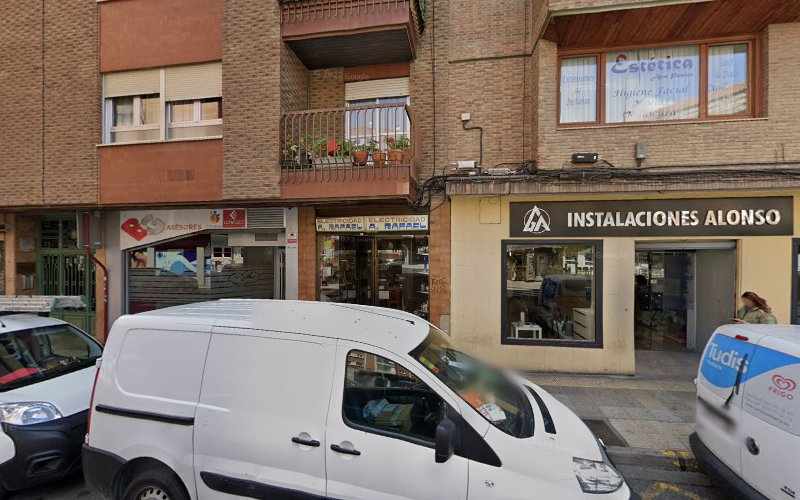 Fotografia tomada fuera de Delicias ocho - Tienda de alimentación en Palencia, Palencia