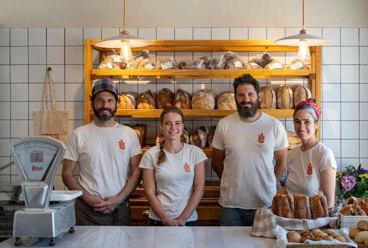Fotografia tomada fuera de Mendialdeko Ogia - Panadería en Maestu, Álava