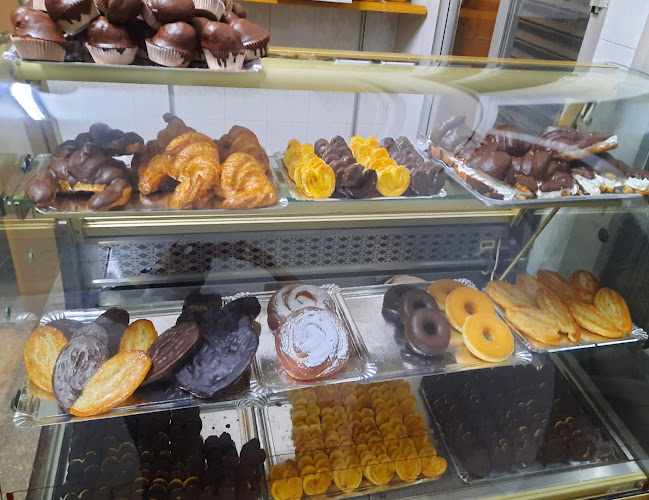 Fotografia tomada fuera de DESPACHO DE PAN PANADERÍA BOLLERÍA J.BERNABE. - Panadería en Puertollano, Ciudad Real