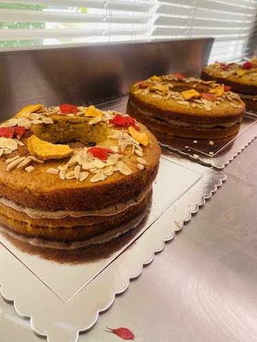 Fotografia tomada fuera de Olivia & Ona Healthy Bakery - Pastelería especializada en tartas nupciales en Puig d'en Valls, Baleares