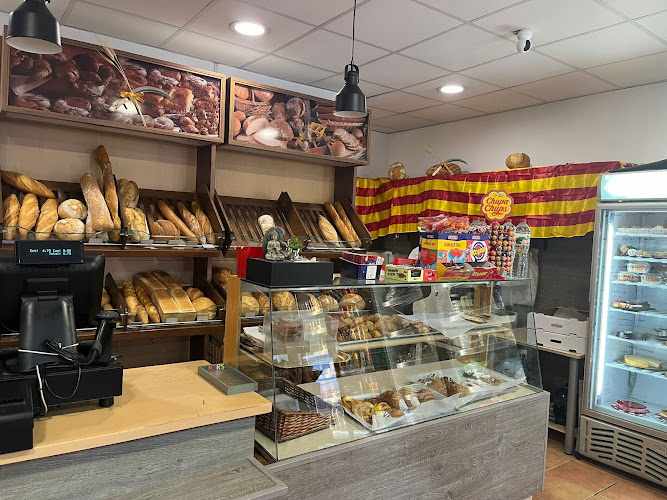 Fotografia tomada fuera de VilaTorratxa1.3 - Forn de pa en Vilablareix, Girona