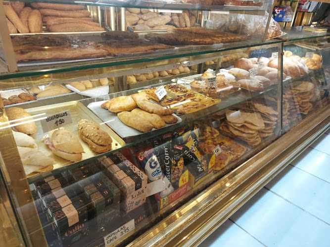 Fotografia tomada fuera de Panadería Pastelería Alberó Plaza - Panadería en L'Alcora, Castellón