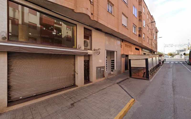 Fotografia tomada fuera de Cafetería Panadería Albero Cortes Valencianas - Panadería en L'Alcora, Castellón