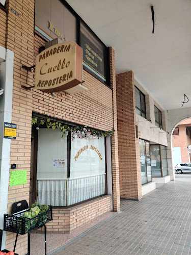 Fotografia tomada fuera de Panadería Hermanos Cuello Avellanas S.Cv. - Panadería en Huesca, Huesca