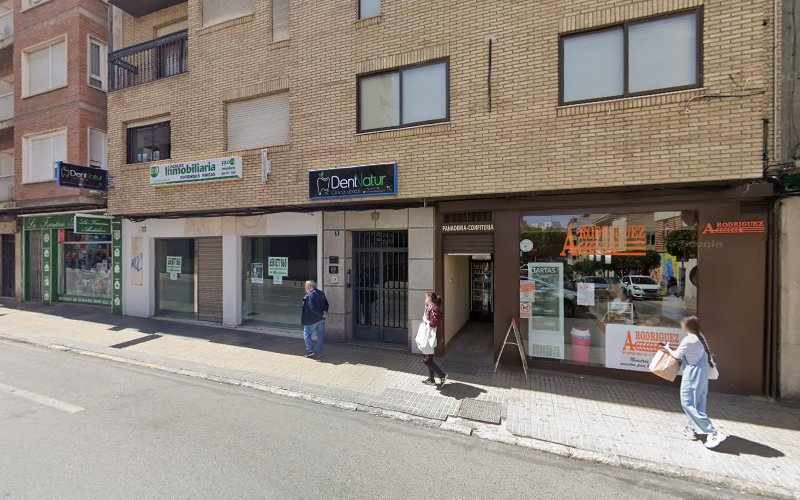 Fotografia tomada fuera de Panadería y Confitería Rodriguez - Panadería en Jaén, Jaén